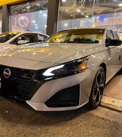 نيسان ألتيما